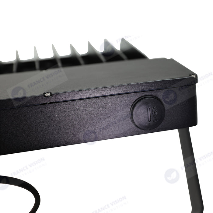 Projecteur LED CCT (Couleur Changeante en Température) - Série CITY PLUS ULTRA - 200 Watts - 30 000 Lumens - 150 Lumens/Watt - Angle 150*80° - IP66 - IK08 - 40 x 31 x 5 cm - Support ajustable 270° - Câble 50cm - Garantie 5 ans