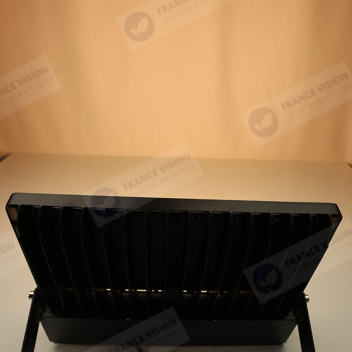 Lot de 6x Projecteurs LED filaires CCT (Couleur Changeante en Température) - Série CITY PLUS ULTRA - 150 Watts - 22 500 Lumens - 150 Lumens/Watt - Angle 150 x 80° - IP66 - IK08 - 40 x 31 x 5 cm - Support ajustable 270° - Câble 50cm - Garantie 5 ans