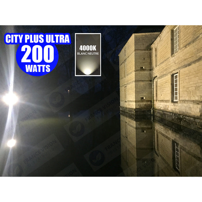 Projecteur LED filaire CCT - Série CITY PLUS ULTRA V2 - Puissance ajustable 300 / 450 / 600 Watts - Jusqu'à 102 000 Lumens - 170 Lumens/Watt - Angle 150*80° - IP66 - IK08 - 52 x 45 x 7 cm - Support ajustable 270° - Câble 50cm - Garantie 5 ans