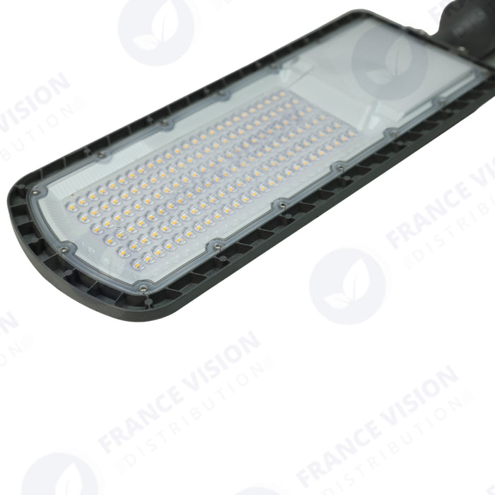 Lampe de rue filaire - Série FLEX ECO - 150 Watts - 18 000 Lumens - 120 Lumens/Watt - Angle 120 x 60° - IP66 - IK08 - 665 x 210 x 80mm - Tube d'insertion 60mm - 3000k
