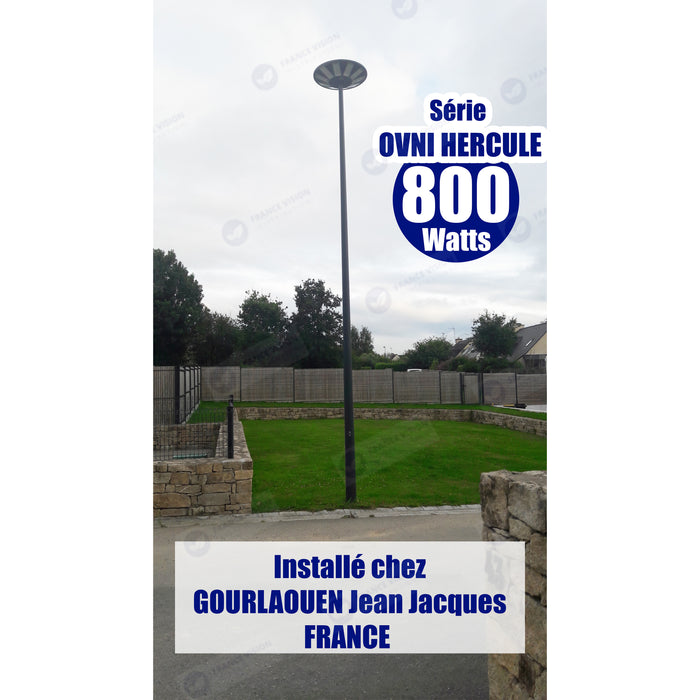 Lampe solaire pour extérieur - Série OVNI - Version HERCULE 800 - 2700 Lumens - Angle 360° - IP65 - Lampe 745 x 135 mm - Panneau 625 x 345 mm - Diamètre tube d'insertion  60 - 76 mm - Détecteur PIR – Capteur crépusculaire - Télécommande - 6000k