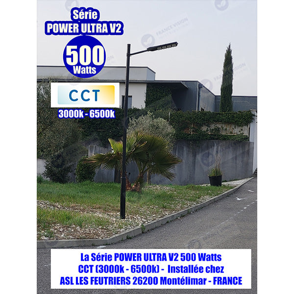 Lampadaire solaire extérieur de rue / parking - Série POWER ULTRA V2 CCT (Couleur Changeante en Température) - Rendu Lumineux 500 Watts - 2400 Lumens - Angle 140*70° - IP66 - 69 x 27 x 7 cm - Télécommande - Détecteur de mouvement - Tube d’insertion 45 mm