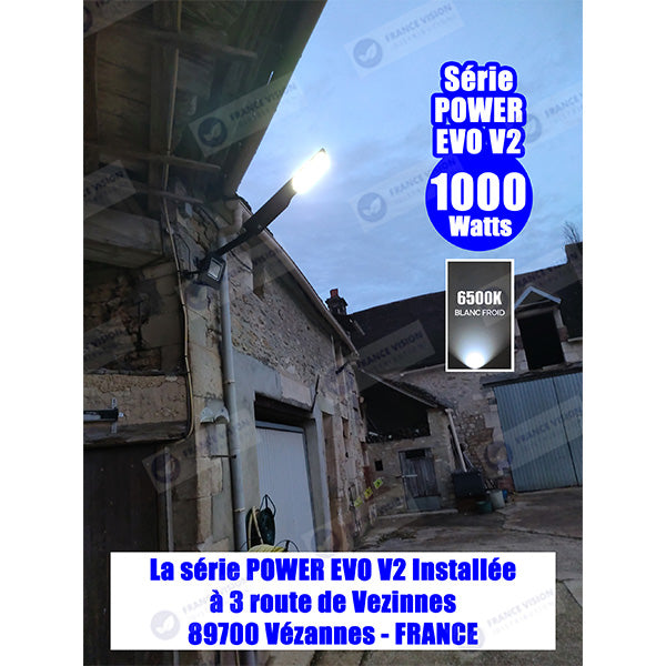 Lampe de rue solaire - Série POWER EVO V2 - 400 Watts - 1800 Lumens - IP65 - Angle 130x75° - 57 x 20 x 9 cm - Panneau MONOCRISTALLIN - Structure en ALUMINIUM - Mode détection sans veille (0-100% - 1 minute) - Télécommande - 6500K