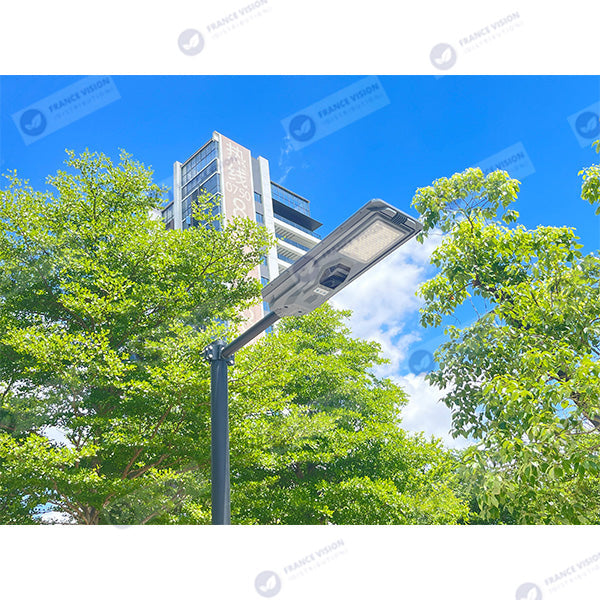 Lot de 4x Lampes de rue solaires - Série STARSHIP - Rendu lumineux 1200 Watts - 3600 Lumens - Couleur 6000K - Angle 150x70° - IP65 - Dimensions 82 x 30 x 8 cm - Tube d'insertion 45mm - Avec détecteur de mouvement - Télécommande - 3 modes de fonctionnement