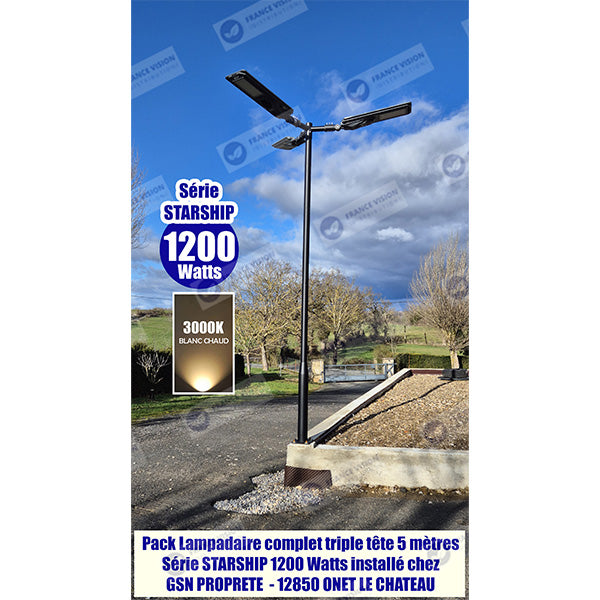 Lampe de rue solaire - Série STARSHIP - Rendu lumineux 1200 Watts - 3600 Lumens - Couleur 3000K - Angle 150x70° - IP65 - Dimensions 82 x 30 x 8 cm - Tube d'insertion 45mm - Avec détecteur de mouvement - Télécommande - 3 modes de fonctionnement