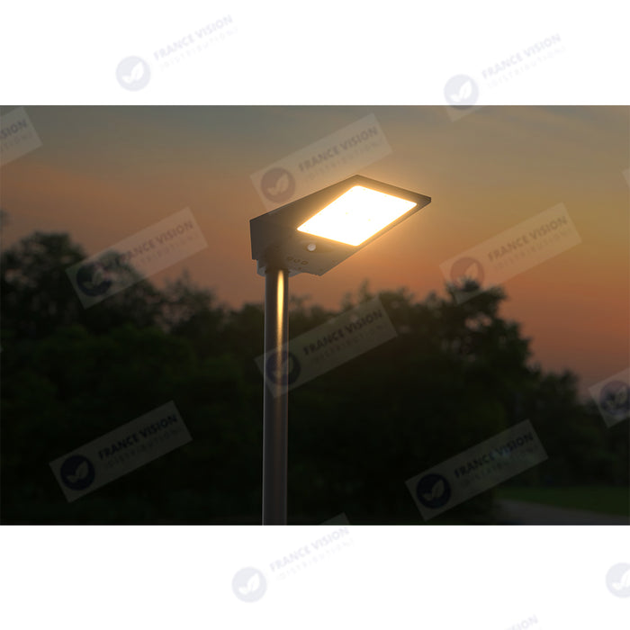 Lampe de rue et parking Solaire - Série STREET EVO V2 – Rendu lumineux 500 Watts - 4800 Lumens - CCT - 140x70° - Télécommande - Détecteur de mouvement - Diamètre d’insertion 60 mm - 52 x 23 x 10 cm – Installation sur mât et murale