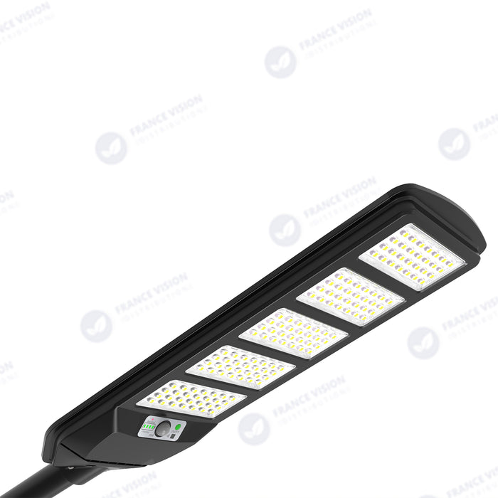 Solaire - Luminaire LED pour Candélabre / Lampe de rue et parking - Série VIEW V2 - 400 Watts - 2700 Lumens - Angle 140*70° - IP65 - Lampe 72 x 25 x 5 cm - Panneau MONOCRISTALLIN - 61 x 23 cm - Détecteur de mouvement - 3000k - Tube d'insertion 45mm