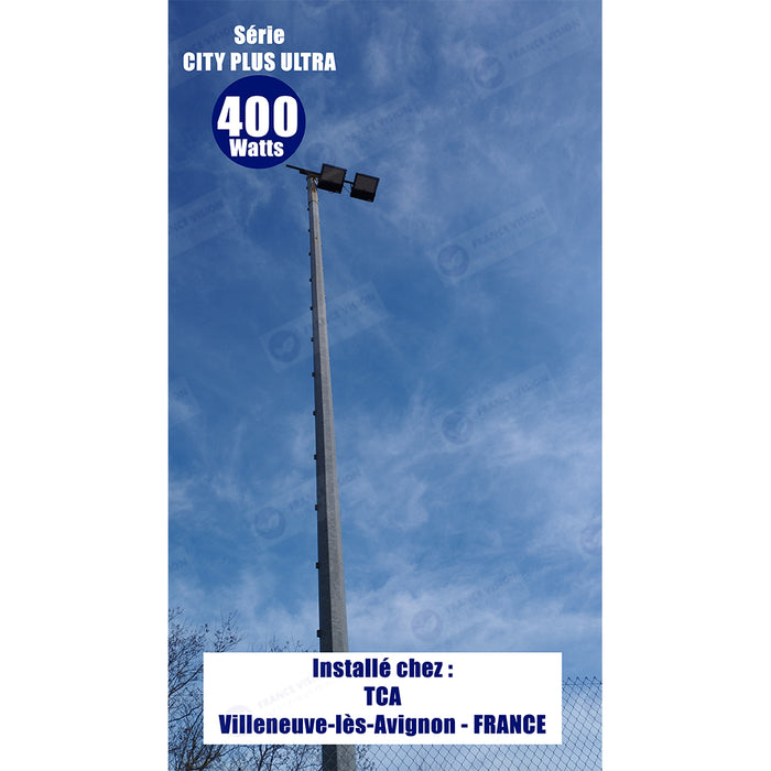 Lot de 4 Projecteurs LED filaires CCT - Série CITY PLUS ULTRA V2 - Puissance ajustable 200 / 300 / 400 Watts - Jusqu'à 68 000 Lumens - 170 Lumens/Watt - Angle 150*80° - IP66 - IK08 - 46 x 41 x 6 cm - Support ajustable 270° - Câble 50cm - Garantie 5 ans