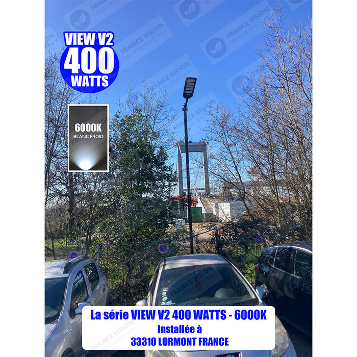 Solaire - Luminaire LED pour Candélabre / Lampe de rue et parking - Série VIEW V2 - 300 Watts - 2300 Lumens - Angle 140*70° - IP65 - Lampe 62 x 25 x 5 cm - Panneau MONOCRISTALLIN - 51 x 23 cm - Détecteur de mouvement - 3000k - Tube d'insertion 45mm