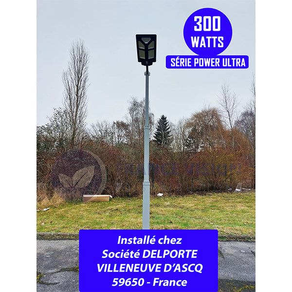 Lampadaire solaire extérieur de rue / parking - Série POWER ULTRA - Rendu 200 Watts - 2000 lumens - 180° - IP65 - 46 x 36 x 8 cm - Avec capteur crépusculaire - Télécommande - Avec détecteur de mouvement - Diamètre tube d’insertion 45 mm