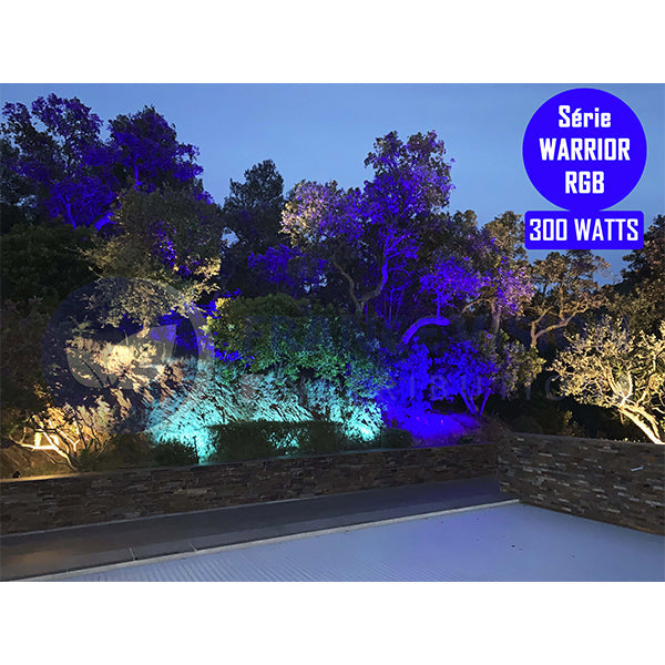 Carton / Lot de 7x Projecteurs LED solaires - Série WARRIOR RGBW (Multicolores + Blanc) - 60 Watts - Angle 120° - Lampe 21 x 17 x 6 cm - IP67 - Avec télécommande - Avec capteur crépusculaire - Bluetooth - Rythme musical