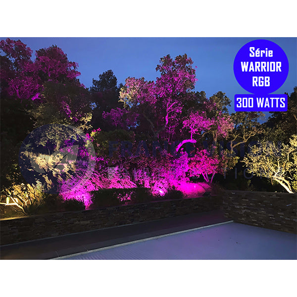 Carton / Lot de 5x Projecteurs LED solaires - Série WARRIOR RGBW (Multicolores + Blanc) - 100 Watts - Angle 120° - Lampe 26 x 20 x 6 cm - IP67 - Avec télécommande - Avec capteur crépusculaire - Bluetooth - Rythme musical