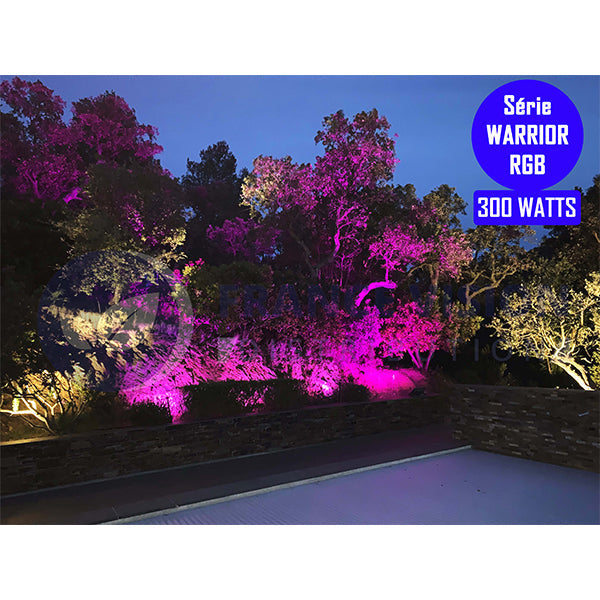 Carton / Lot de 7x Projecteurs LED solaires - Série WARRIOR RGBW (Multicolores + Blanc) - 60 Watts - Angle 120° - Lampe 21 x 17 x 6 cm - IP67 - Avec télécommande - Avec capteur crépusculaire - Bluetooth - Rythme musical
