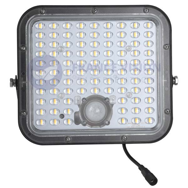 Projecteur LED solaire - Série SECURITY V1 - Rendu lumineux 150 Watts - 1500 lumens - Angle 120° x 60° - IP65 - 6000k - Lampe 14 x 15 x 3 cm - Panneau solaire monocristallin ajustable 22 x 18 x 2 cm - Détecteur Infrarouge - Télécommande