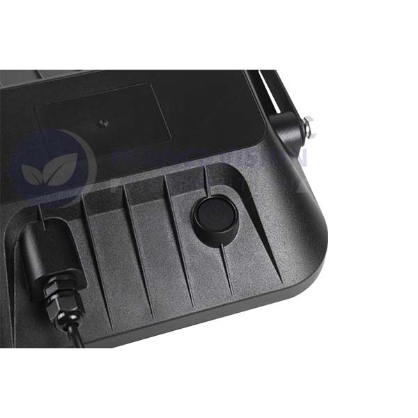 Projecteur LED solaire - Série SECURITY V1 - Rendu lumineux 150 Watts - 1500 lumens - Angle 120° x 60° - IP65 - 4000k - Lampe 14 x 15 x 3 cm - Panneau solaire monocristallin ajustable 22 x 18 x 2 cm - Détecteur Infrarouge - Télécommande