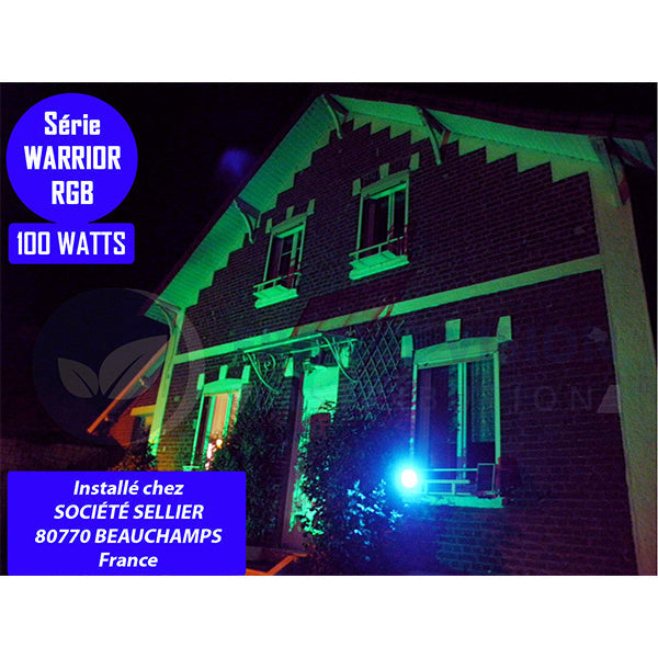 Carton / Lot de 7x Projecteurs LED solaires - Série WARRIOR RGBW (Multicolores + Blanc) - 60 Watts - Angle 120° - Lampe 21 x 17 x 6 cm - IP67 - Avec télécommande - Avec capteur crépusculaire - Bluetooth - Rythme musical