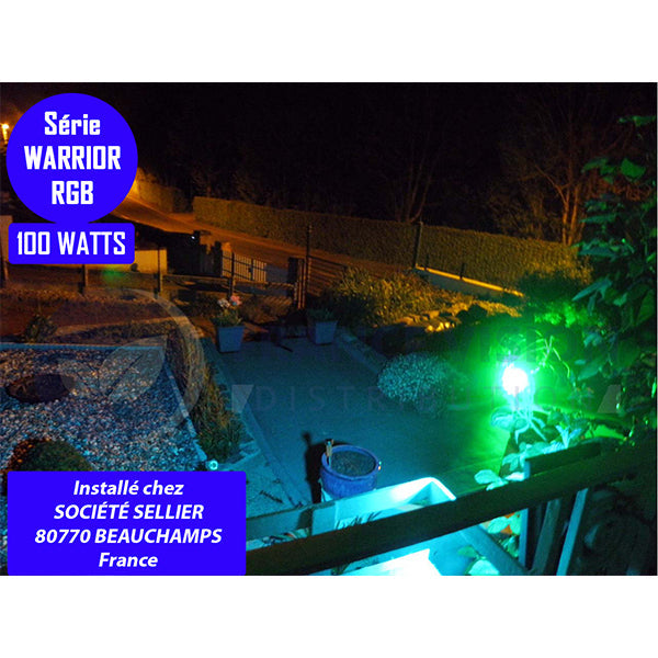 Carton / Lot de 7x Projecteurs LED solaires - Série WARRIOR RGBW (Multicolores + Blanc) - 60 Watts - Angle 120° - Lampe 21 x 17 x 6 cm - IP67 - Avec télécommande - Avec capteur crépusculaire - Bluetooth - Rythme musical